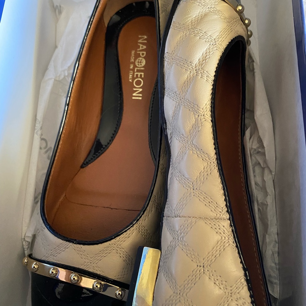 New in box with tag Napoleoni Beige Leather Quilted Style Flats size 7.5